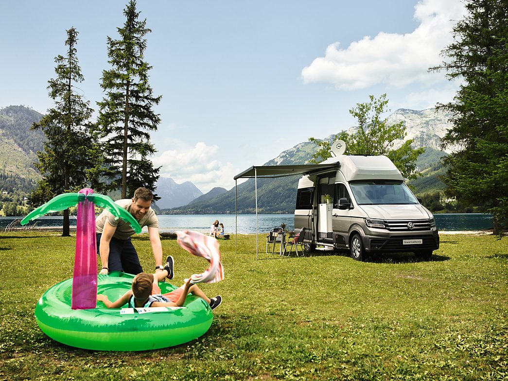 Bauen Sie in nur 5 Minuten Ihren VW T5 zum Camper um!, Freizeit