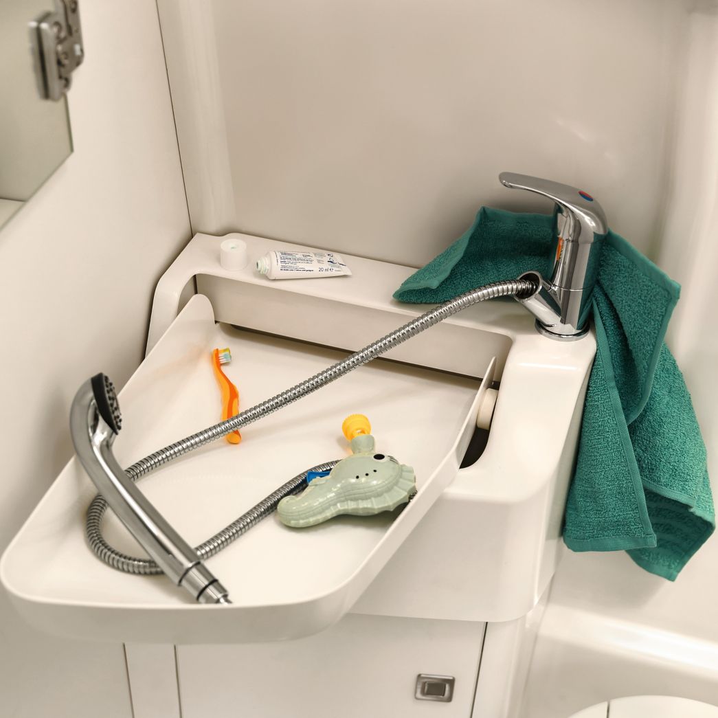 VW Grand California salle de bain