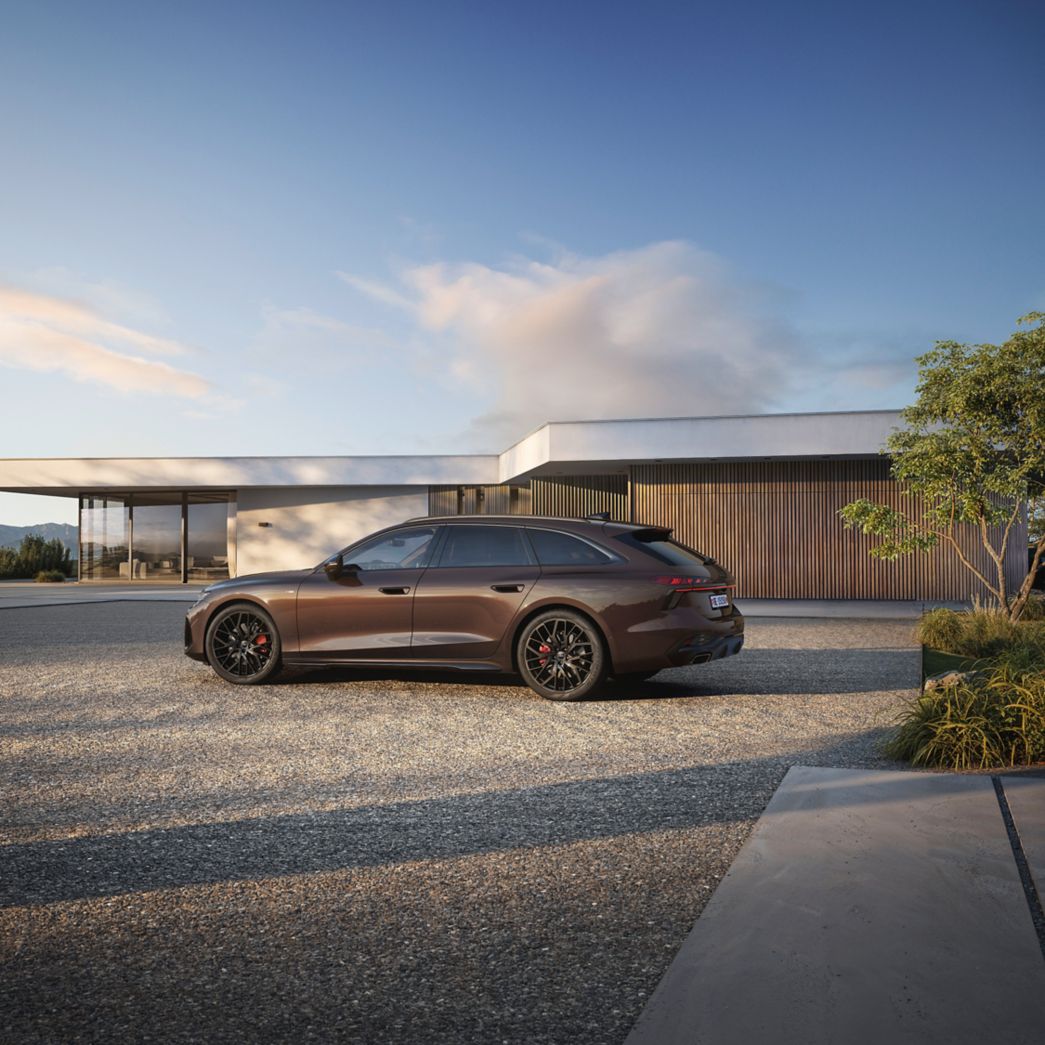 Brauner Audi A6 Front- und Seitenansicht