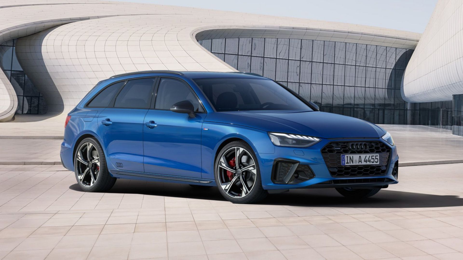 Audi A4 S line vista frontale / laterale