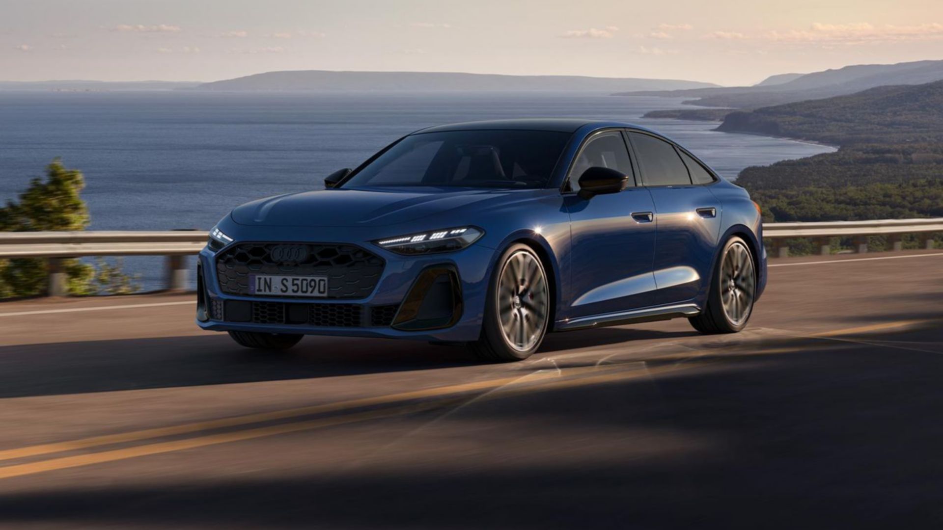 Vue avant de l’Audi S5 Berline