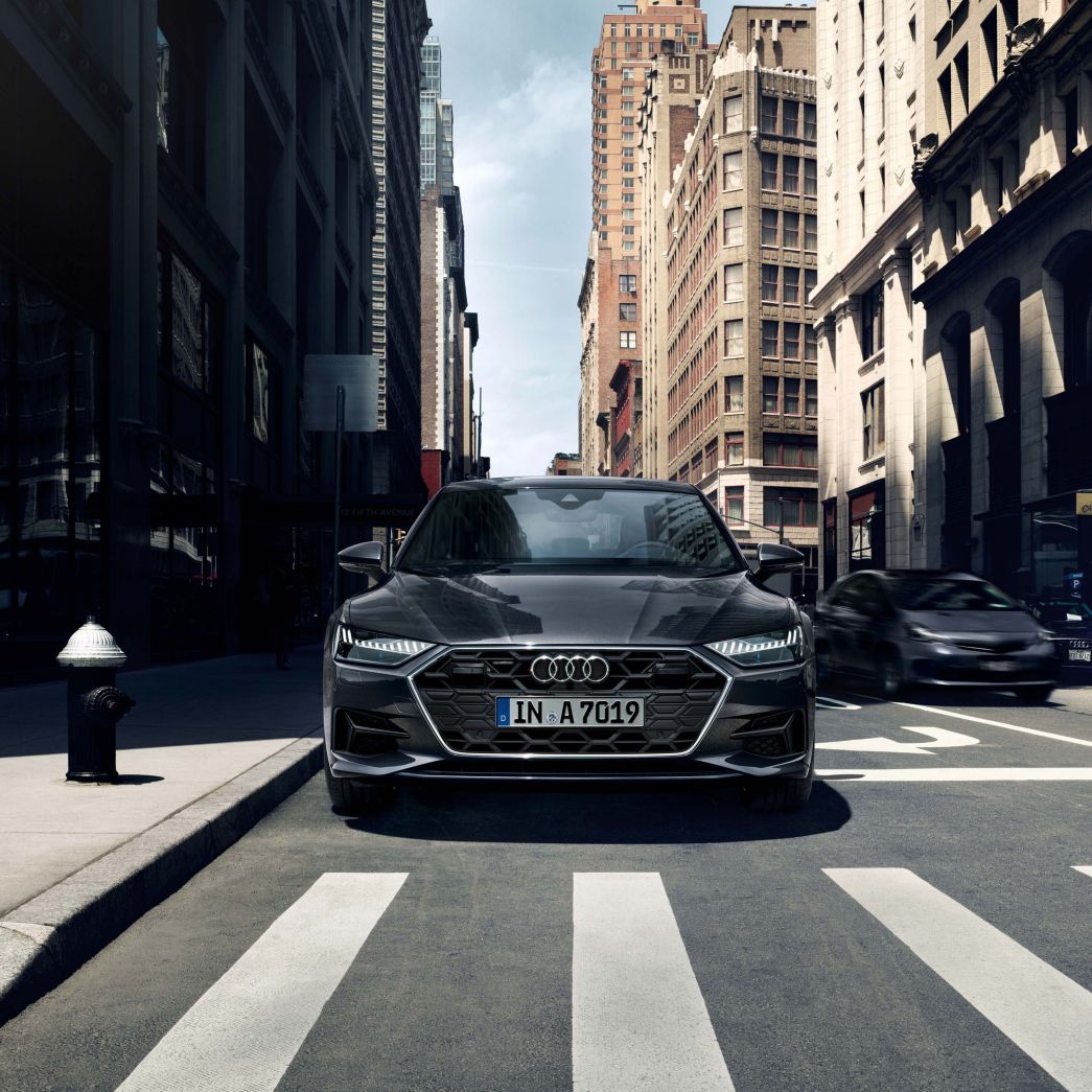 Audi A7 in nero, vista frontale