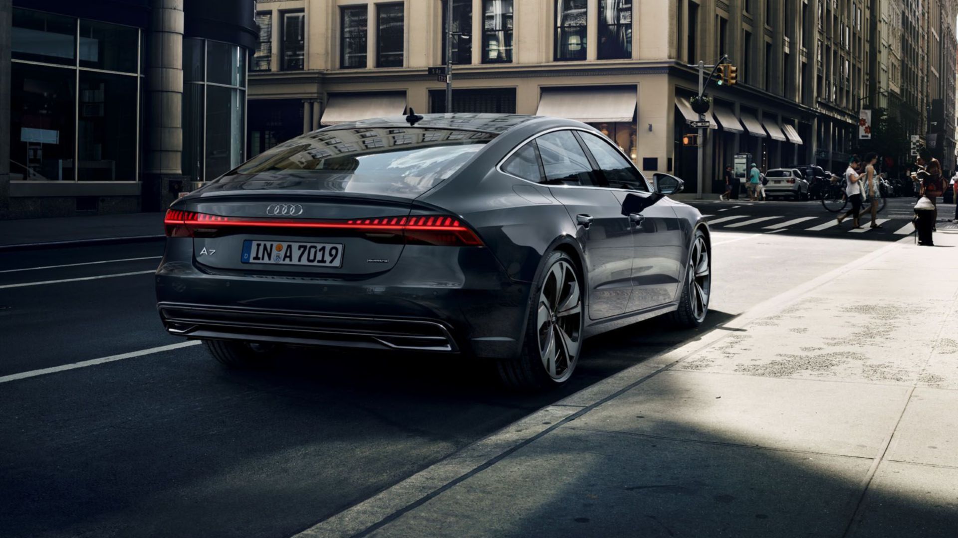 Audi A7 in nero, vista posteriore