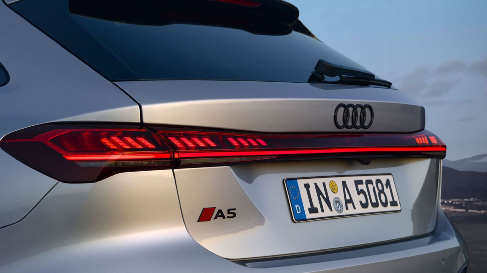 Vue arrière de l’Audi A5 grise