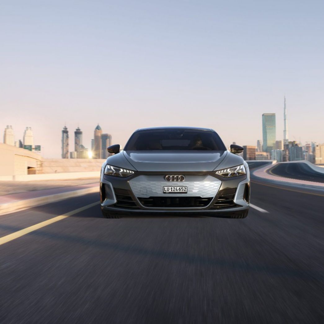 Audi e-tron GT vista frontale