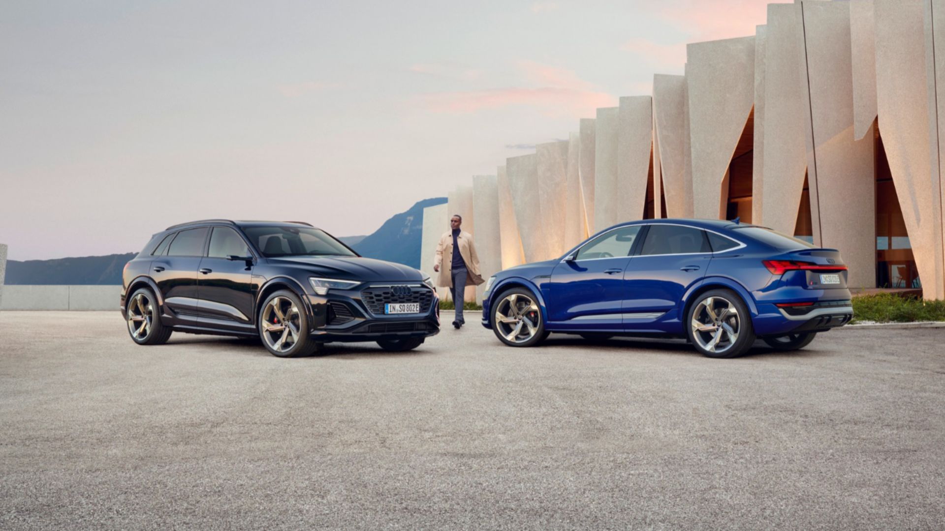 Abitacolo dell'Audi Q8 e-tron vista laterale