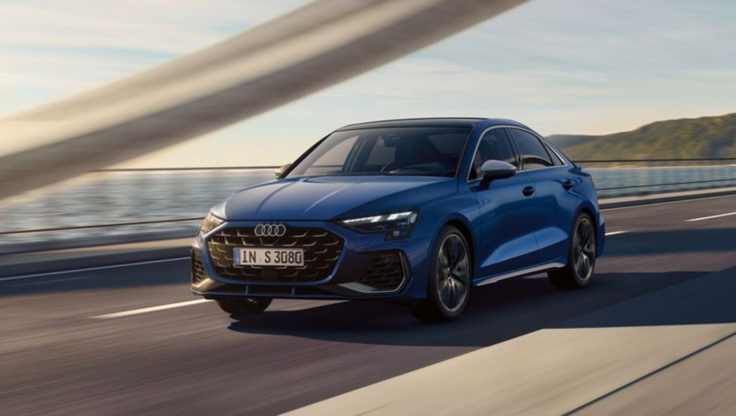 AMAG Audi S3 bleu vue de face