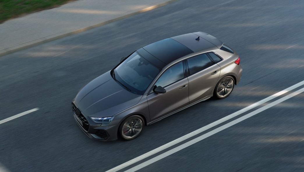 AMAG Audi S3 grise vue de dessus