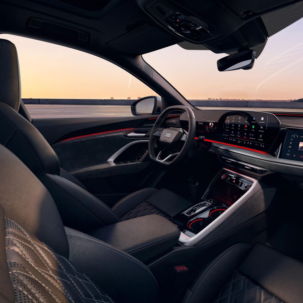 Audi SQ5 Innenraum mit roten Sitzen
