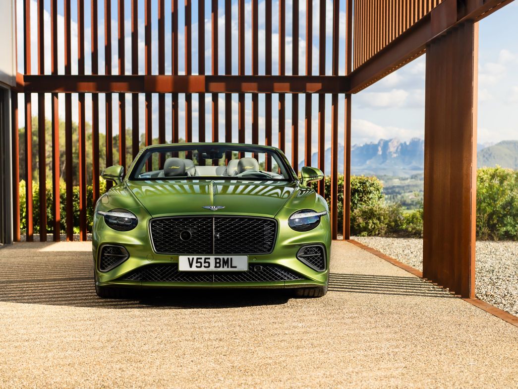 Bentayga EWB aussen Heck