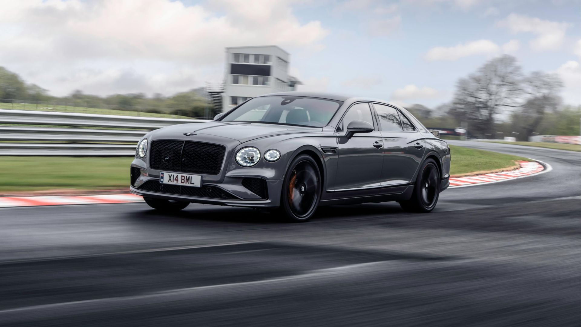 Bentley Flying Spur grau Black Edition Fronansicht