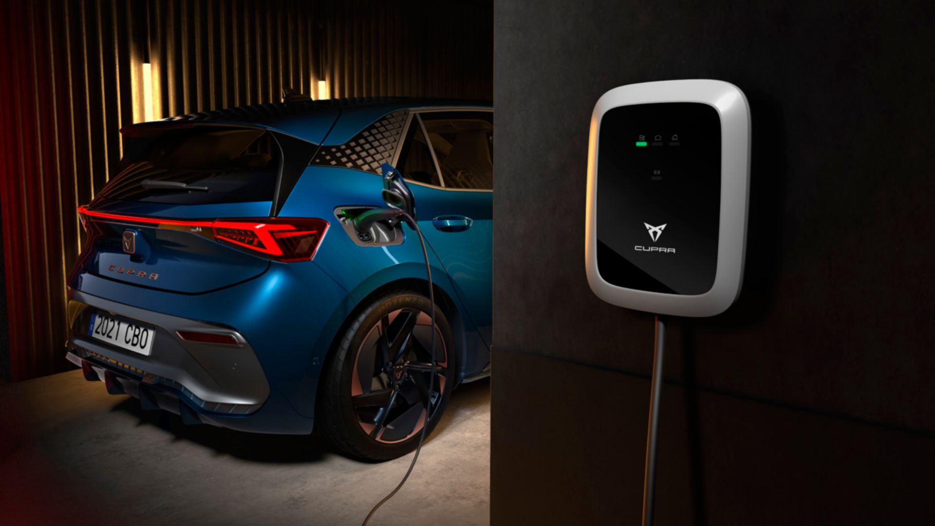 Cavo di ricarica AMAG collegato al veicolo