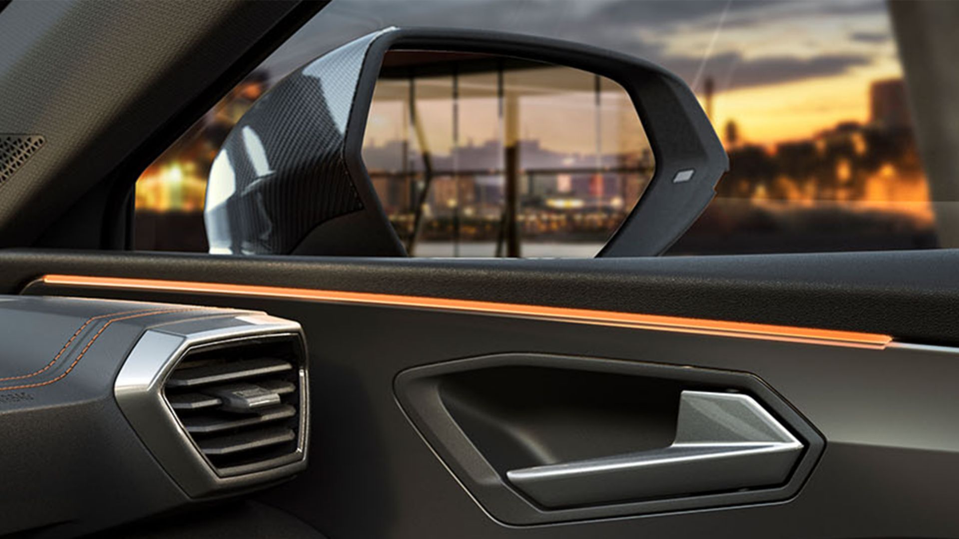 Blick ins moderne Cockpit des CUPRA Leon