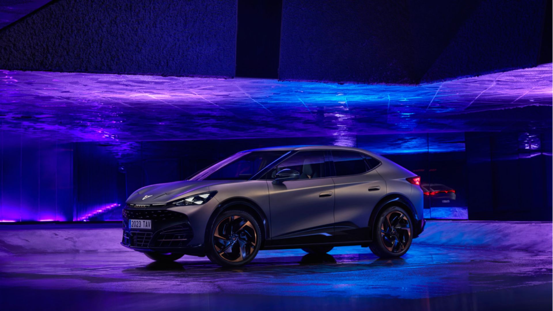 Vue latérale de la CUPRA Tavascan