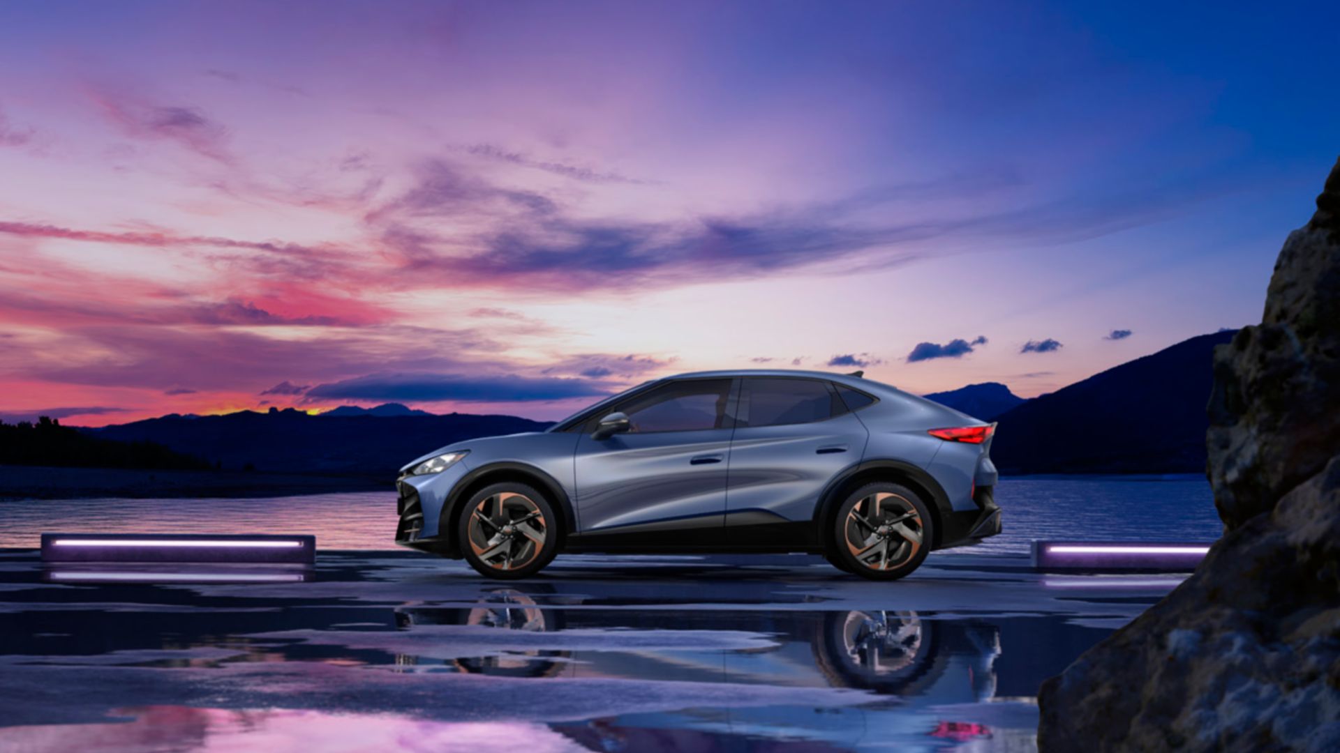 cupra tavascan neu seitlich wasser