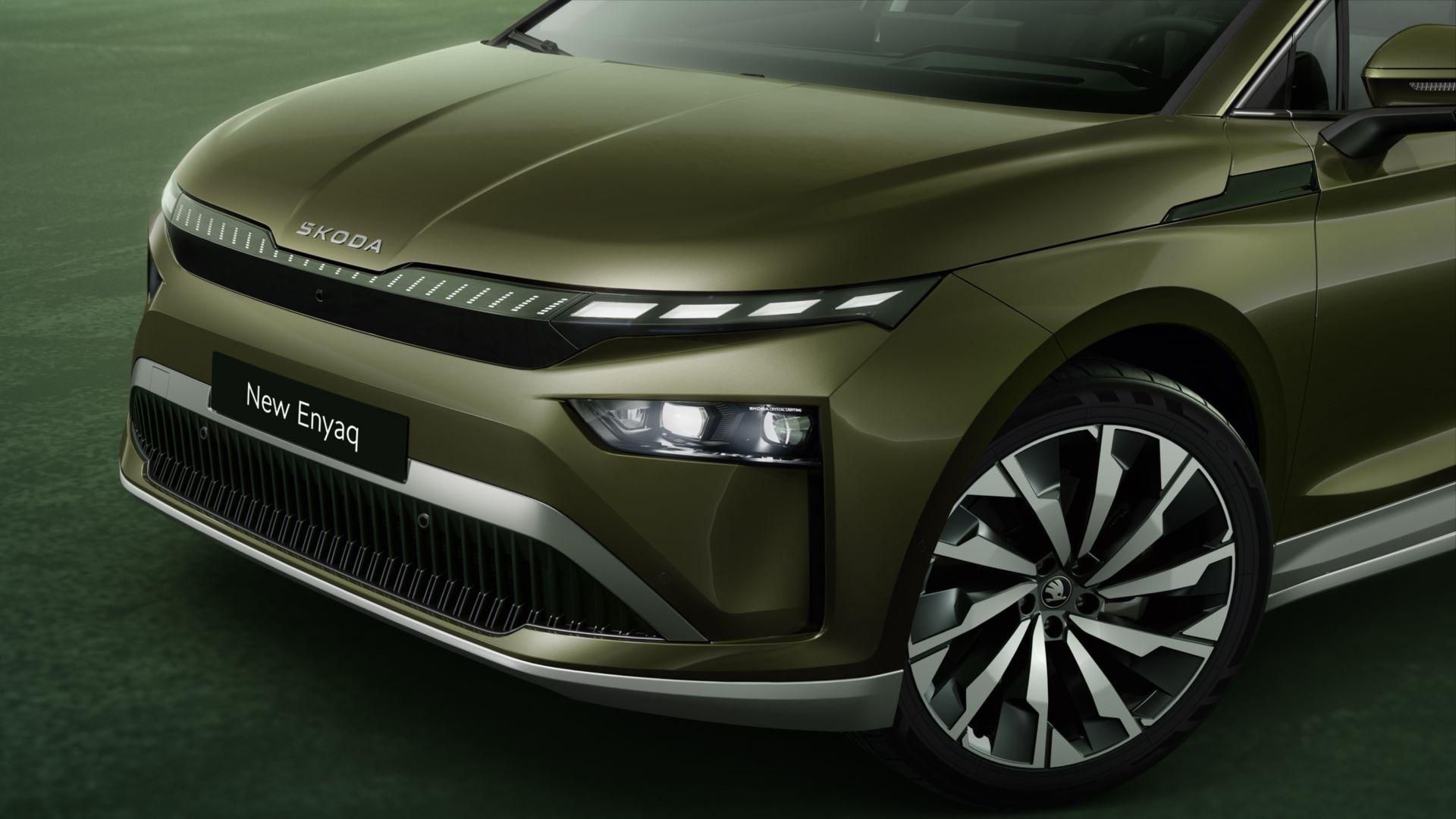 Green Skoda Enyaq lights
