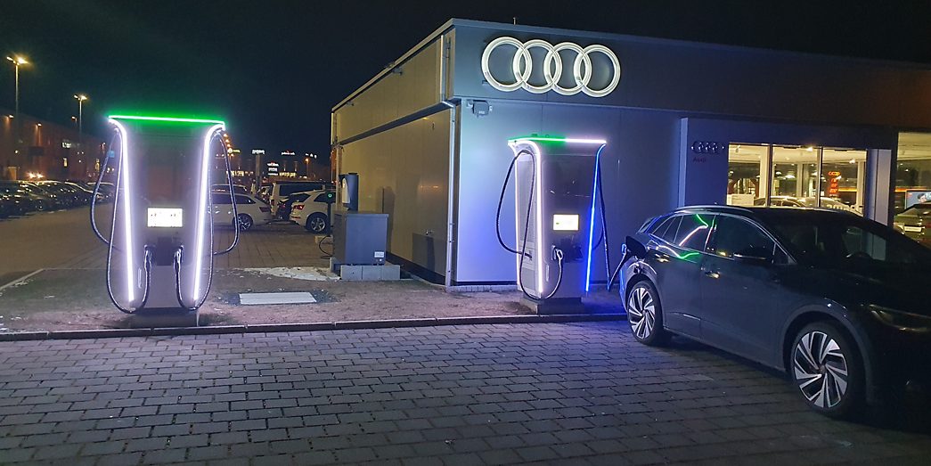 AMAG fast-charging station at Oftringen by night