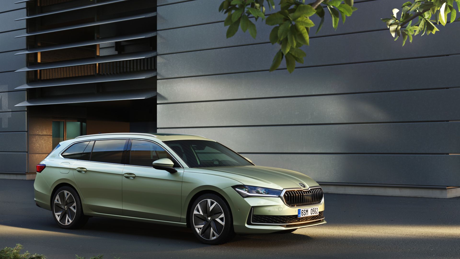 Probefahrt mit dem Škoda Superb grün