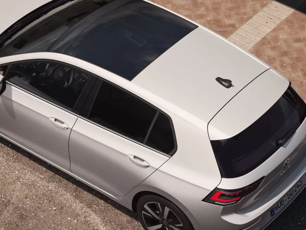 VW Golf weiss von oben