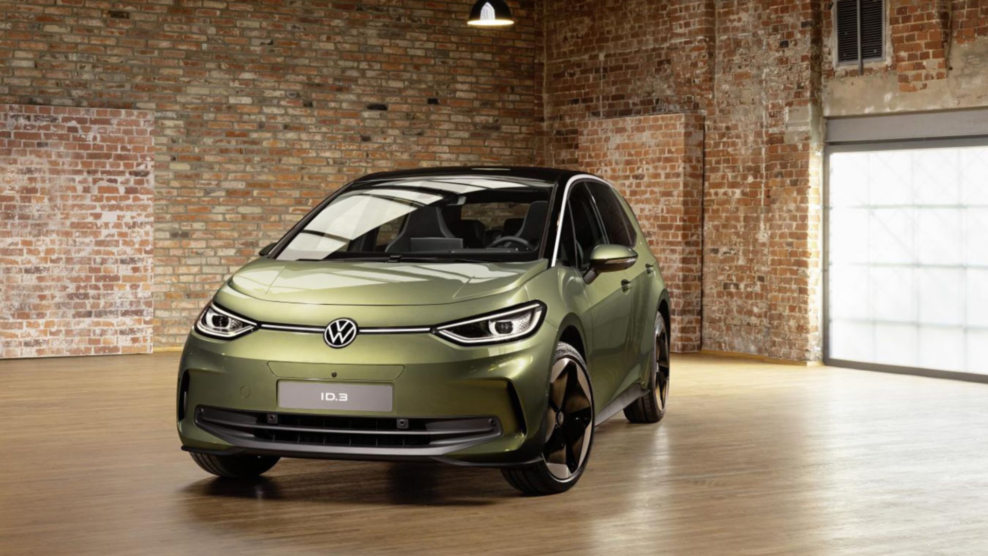 Olivgrüner VW ID.3 Frontansicht
