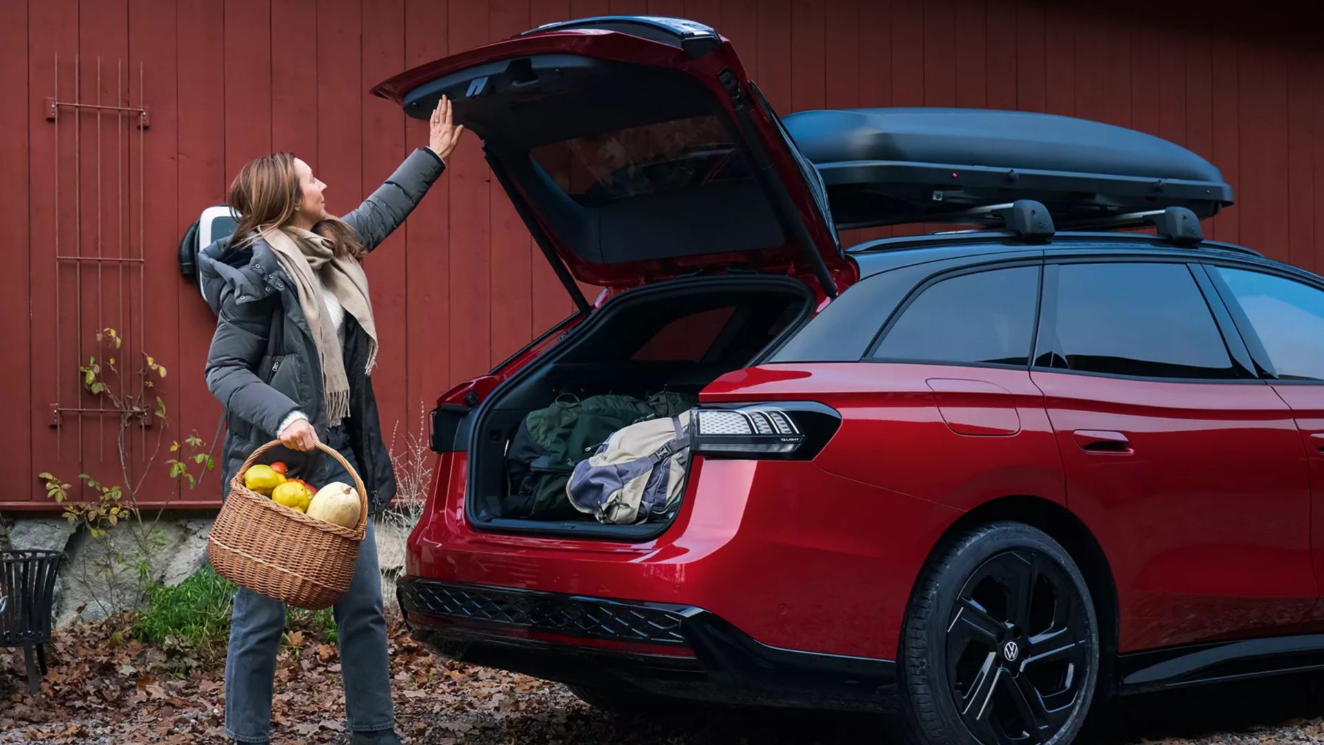 VW ID.7 Tourer rossa tronco