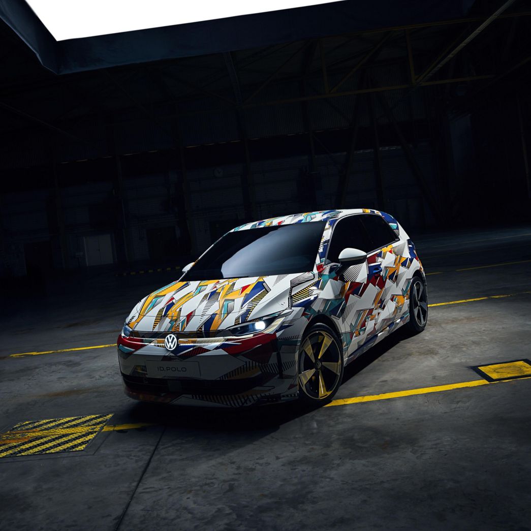 Grauer VW ID.5 seitliche Front