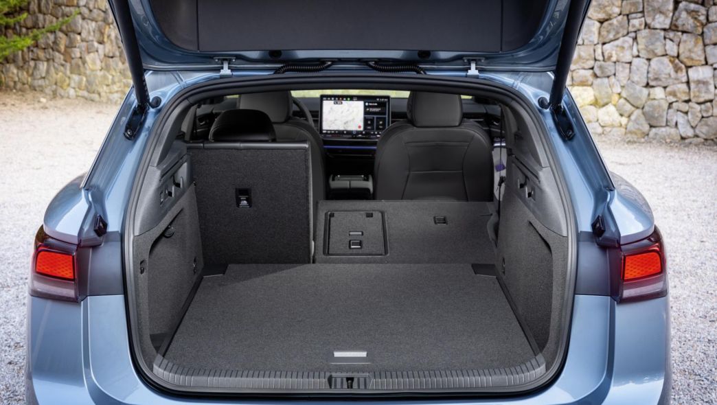 Volkswagen ID.7 Tourer blau Kofferraum