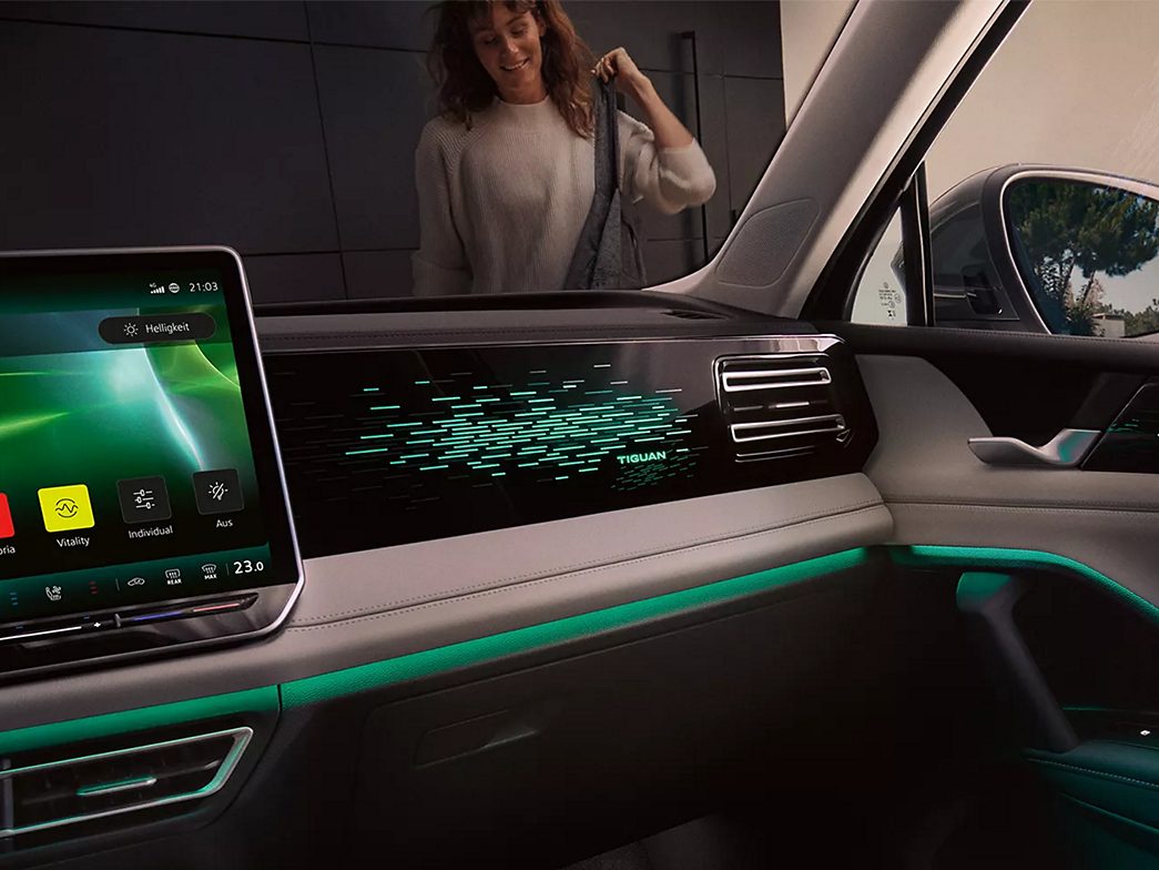 Green ambient lighting of the Tiguan