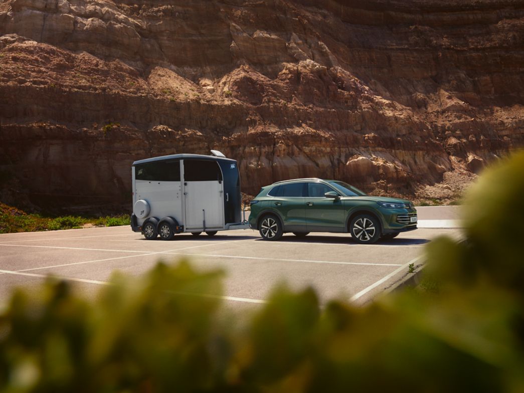 VW Tiguan mit Pferde-Anhänger