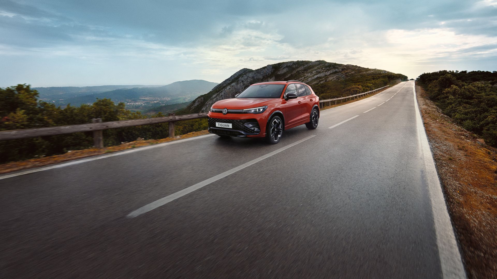 Der neue VW Tiguan auf Landstrasse