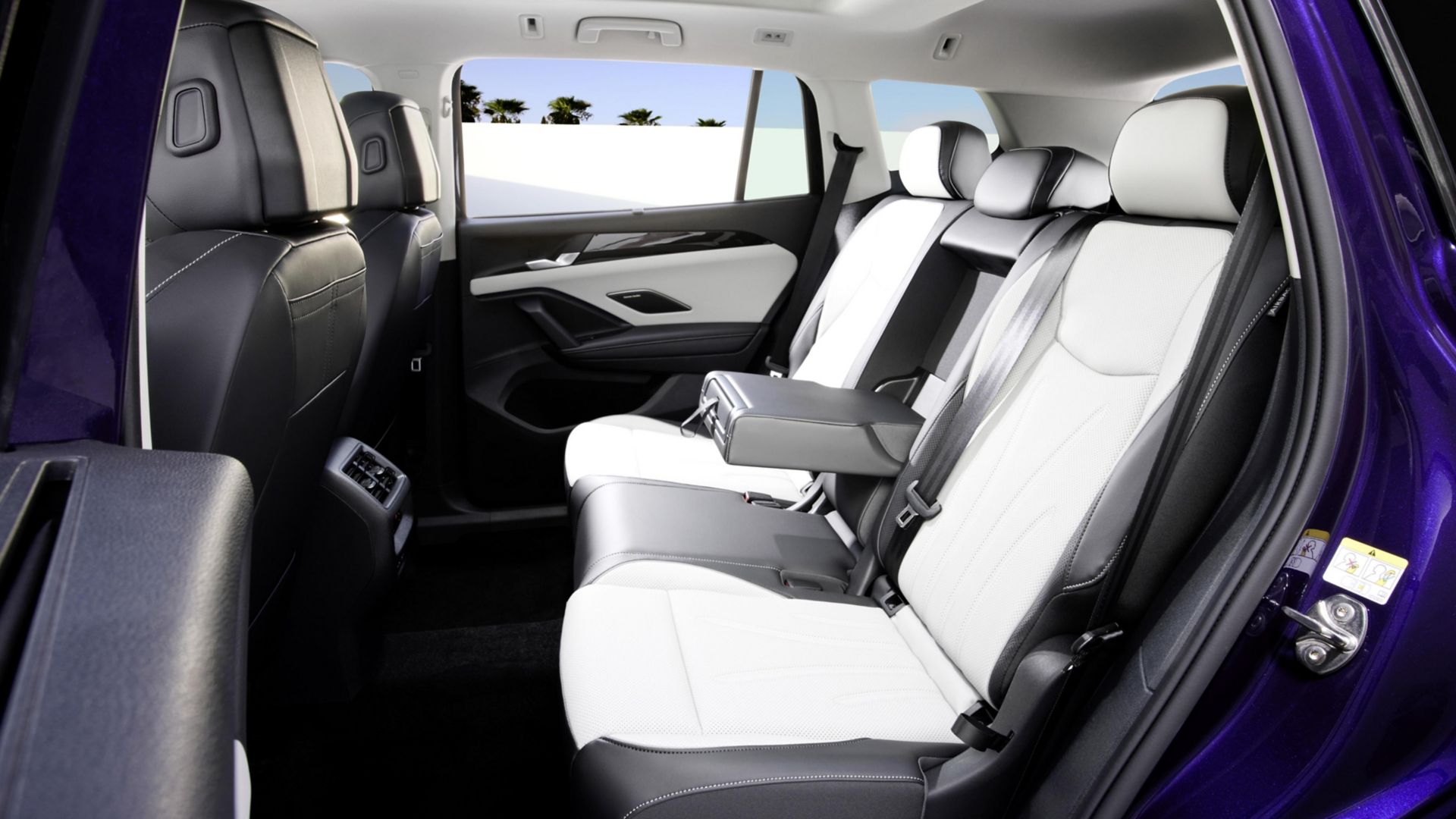 Sedili posteriori della VW Tayron bianca