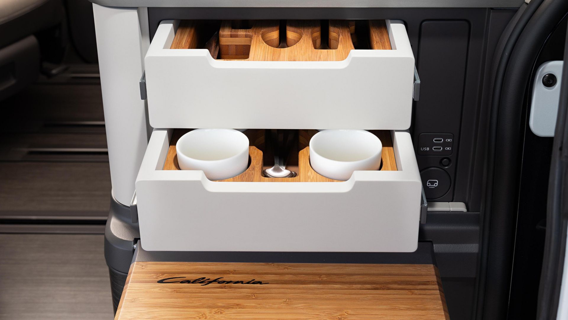 Nuovi cassetti della cucina VW California CONCEPT