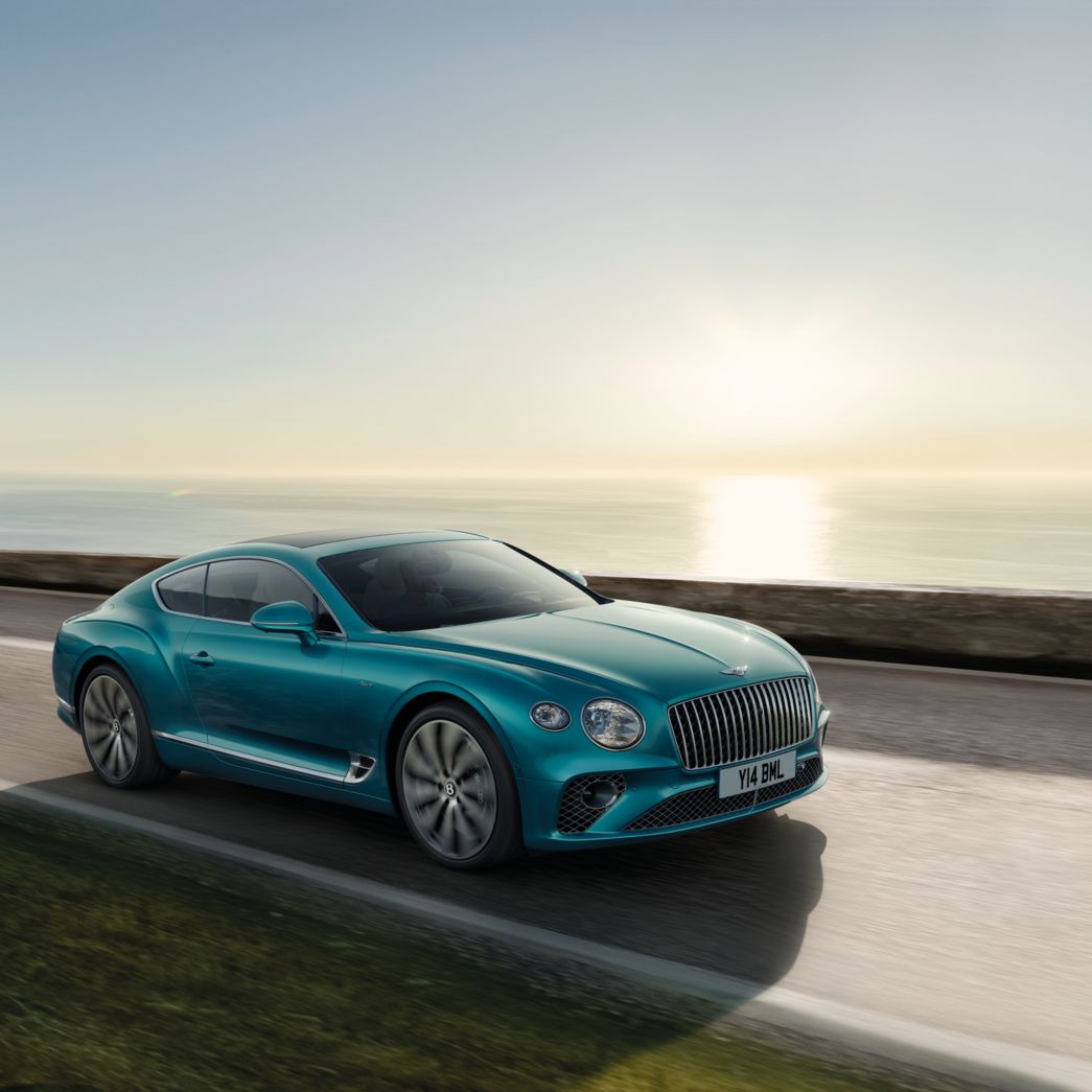 The VW ID.7 in front of the terrace 