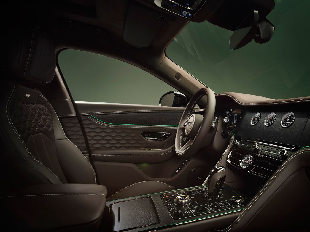 Bentley Flying Spur seitliches Cockpit