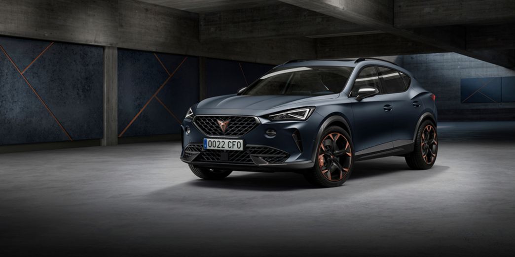 Grauer Cupra Frontansicht