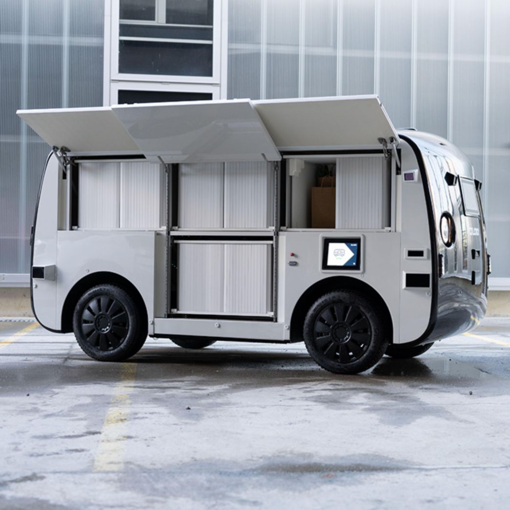 Loxo autonomes Lieferfahrzeug in weiss
