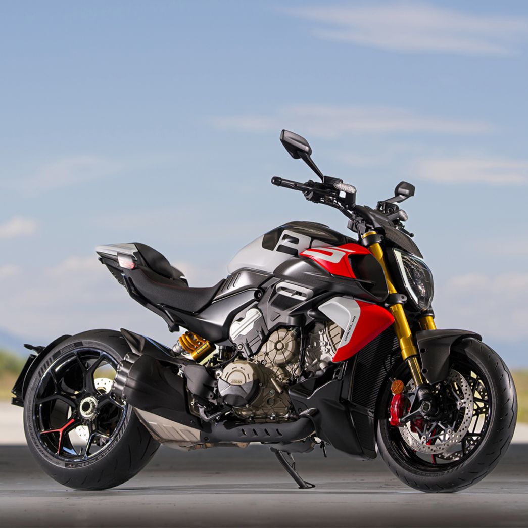 Diavel V4 RS 