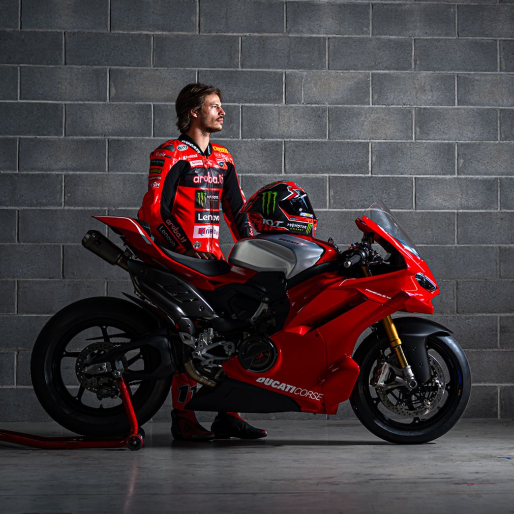 Panigale V4 R mit Rennfahrer