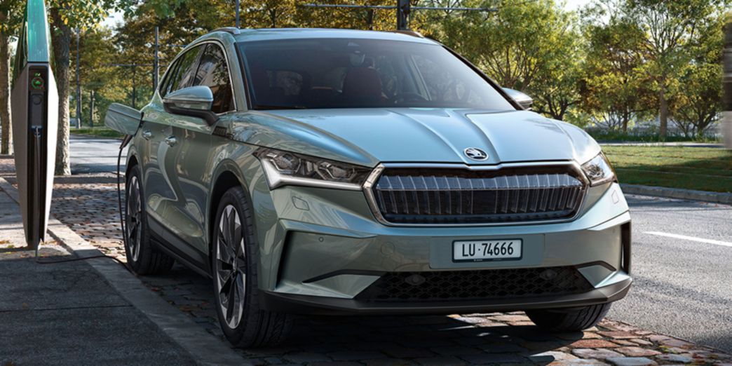 Grauer Skoda Fronansicht